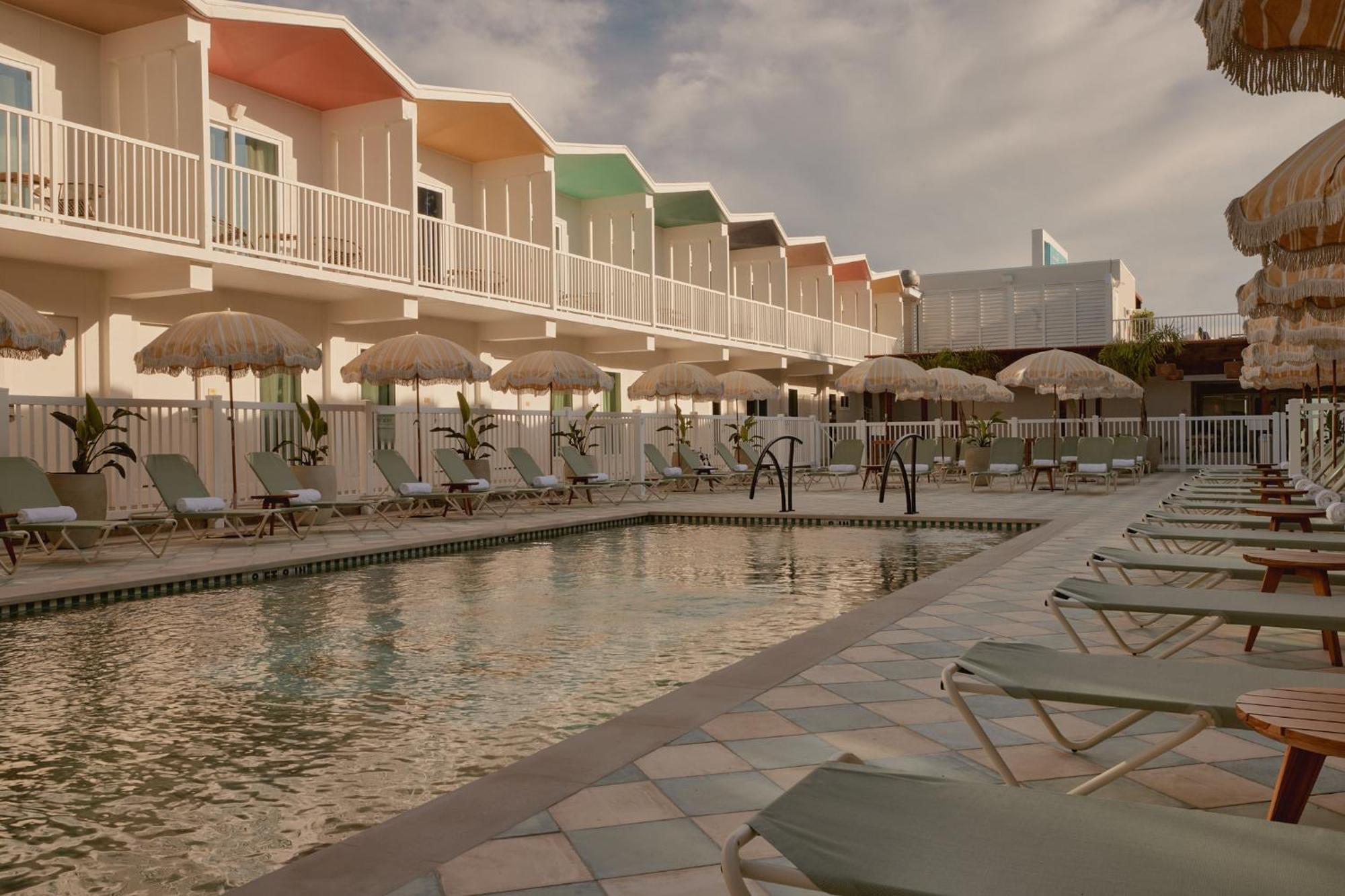 Hotel Lucine Galveston Bagian luar foto