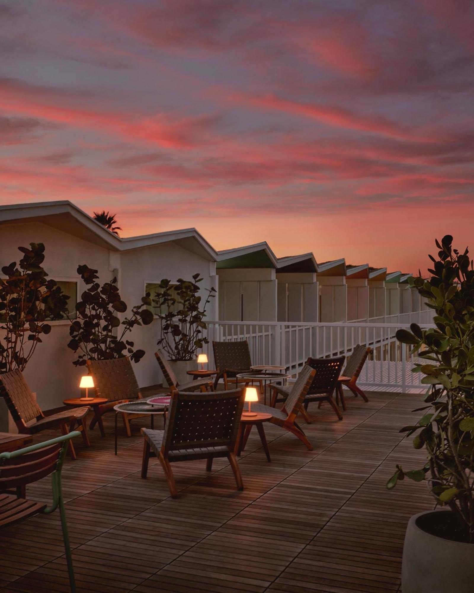 Hotel Lucine Galveston Bagian luar foto