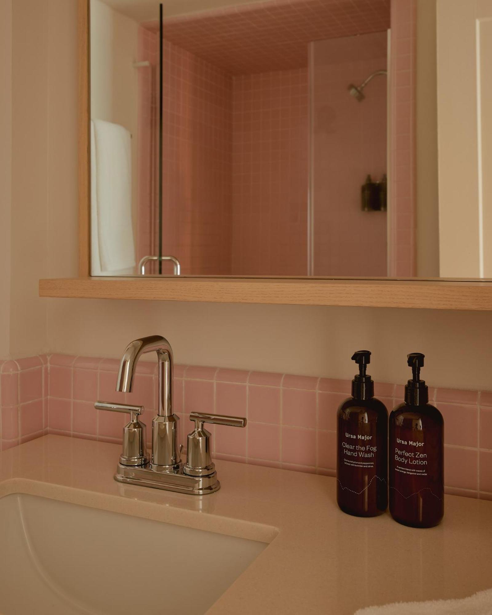 Hotel Lucine Galveston Bagian luar foto