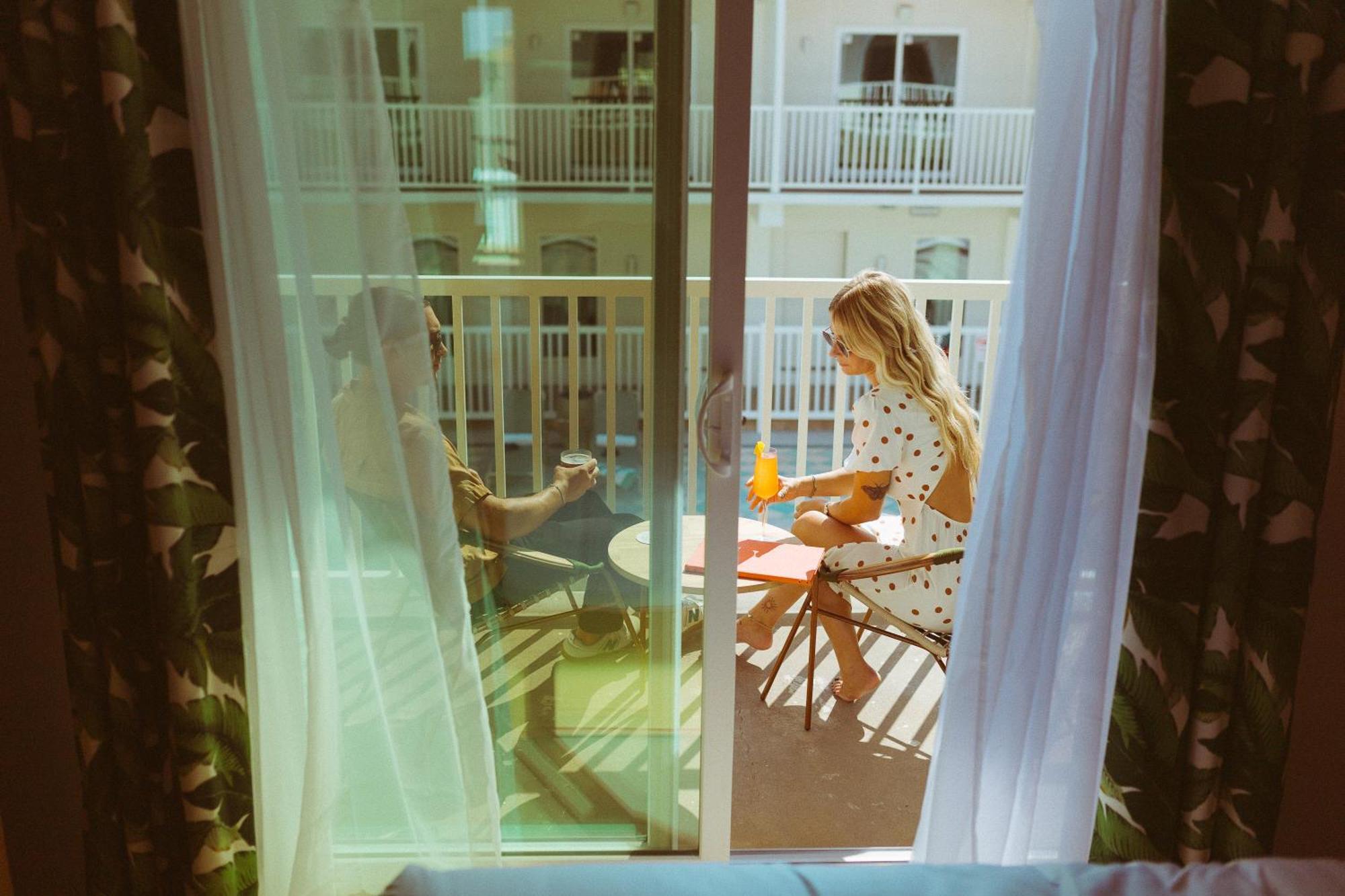 Hotel Lucine Galveston Bagian luar foto